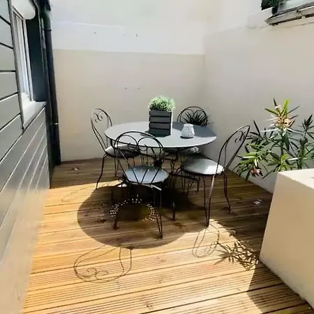 Agreable Maison Renovee En Hyper Centre Avec Patio بيت للعطل بورنيك