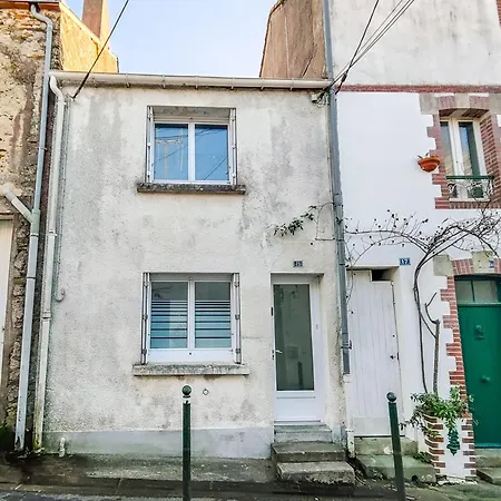 Agreable Maison Renovee En Hyper Centre Avec Patio ポルニック