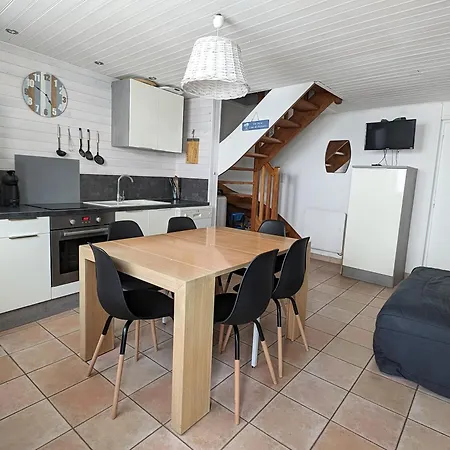 Agreable Maison Renovee En Hyper Centre Avec Patio 펜션