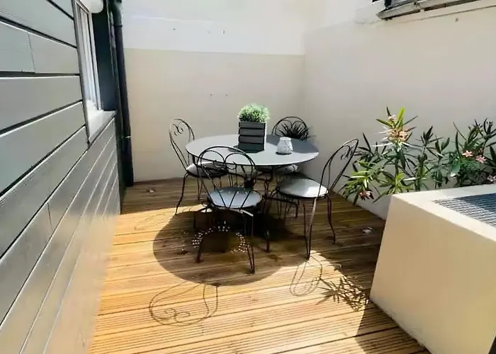 Agreable Maison Renovee En Hyper Centre Avec Patio Feriehus Pornic