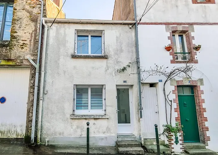 Agreable Maison Renovee En Hyper Centre Avec Patio ポルニック